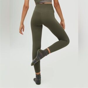 OFFLINE By Aerie Real Me High Waisted Legging in Olive Green Size Large